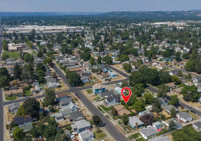 26th image of 821 E Broad St, Spokane, WA 99207 | MLS# 202622852