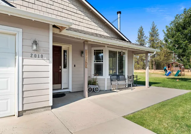 Photo 3 of Single family home for sale at 2010 W Pine Meadow Ln, Cheney, WA 99004 | MLS# 202622870 | Listing updated on 2026-08-27