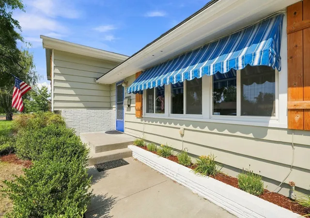 2nd image of 2116 W Gordon Ave, Spokane, WA 99205 | MLS# 202622871