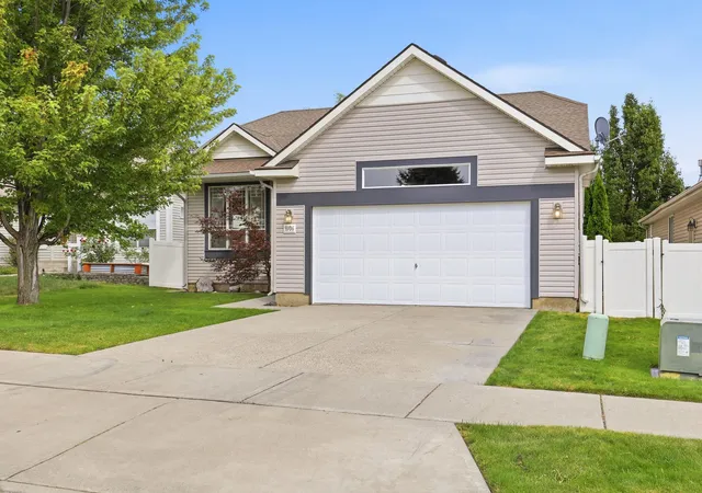 Photo 3 of Single family home for sale at 9106 N Oak St, Spokane, WA 99208 | MLS# 202622876 | Listing updated on 2026-09-07