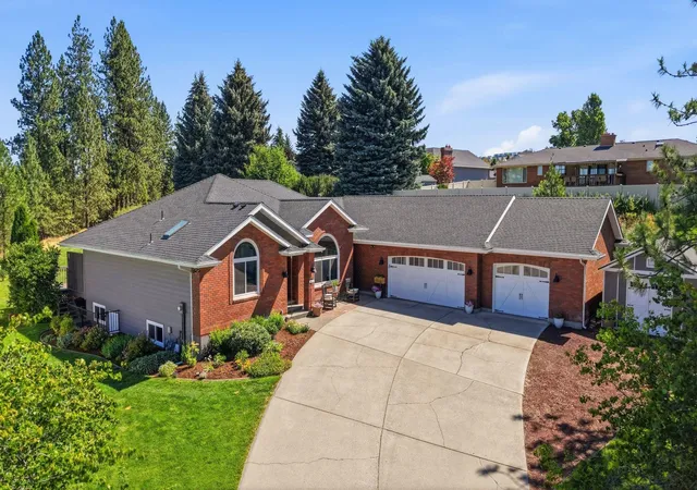 2nd image of 10206 N Comanche Dr, Spokane, WA 99208 | MLS# 202622878