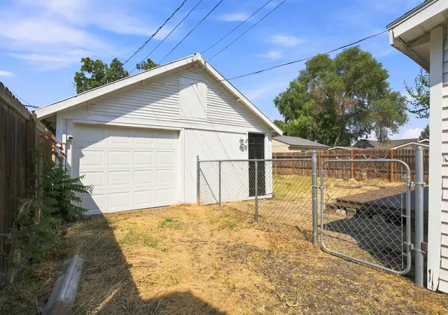 3rd image of 1523 E Nebraska Ave, Spokane, WA 99208 | MLS# 202622883