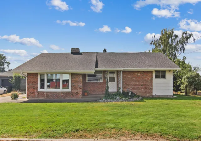 2nd image of 9722 E Valleyway Ave, Spokane Valley, WA 99206 | MLS# 202622887