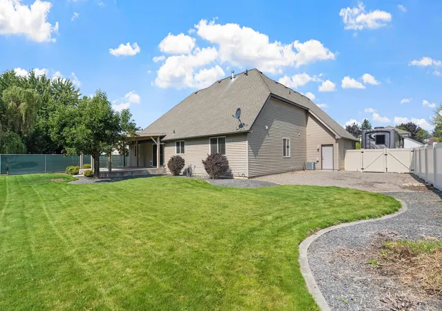 Photo 3 of Sale Pending at 15926 E Renz Dr, Spokane Valley, WA 99037 | MLS# 202622898 | Listing updated on 2026-08-27