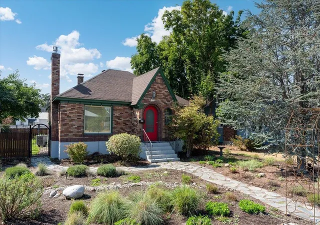 2nd image of 3003 W Fairview Ave, Spokane, WA 99205 | MLS# 202622914