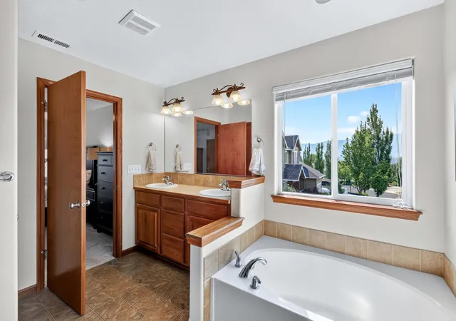 5th image of 17007 E Morningside Ln, Greenacres, WA 99016 | MLS# 202622922