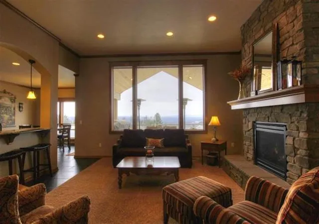 3rd image of 1814 W Pepper Ln, Spokane, WA 99218 | MLS# 202622927