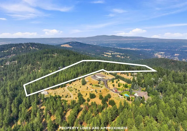 2nd image of 5105 S Park Ln, Spokane, WA 99223 | MLS# 202622931