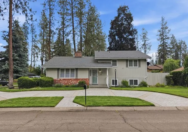 2nd image of 1005 W Bellwood Dr, Spokane, WA 99218 | MLS# 202622936