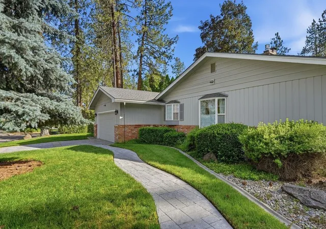 4th image of 1005 W Bellwood Dr, Spokane, WA 99218 | MLS# 202622936
