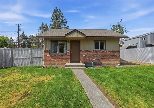 1st image of 4917 N Maple St, Spokane, WA 99205 | MLS# 202622937