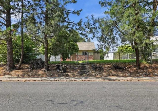 4th image of 4917 N Maple St, Spokane, WA 99205 | MLS# 202622937