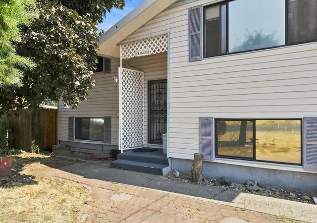 Photo 1 of Single family home for sale at 631 S Jefferson St, Medical Lake, WA 99022 | MLS# 202622947 | Listing updated on 2026-09-07