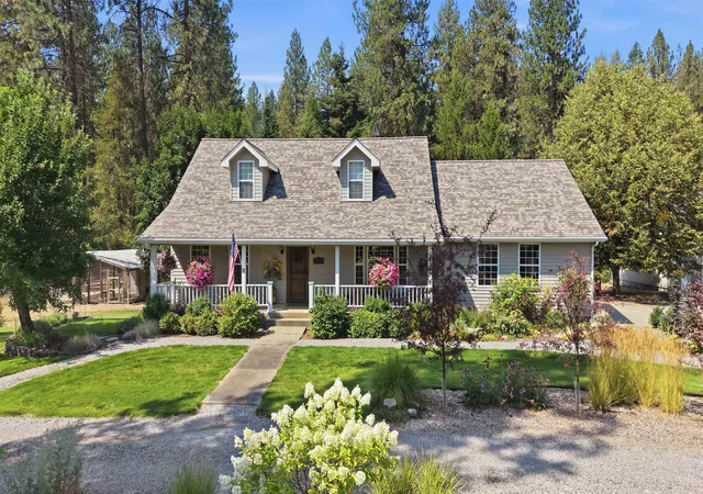 4th image of 28013 N Bear Lake Rd, Chattaroy, WA 99003 | MLS# 202622957