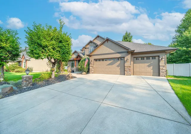 3rd image of 1017 E Golden Ct, Spokane, WA 99208 | MLS# 202622958