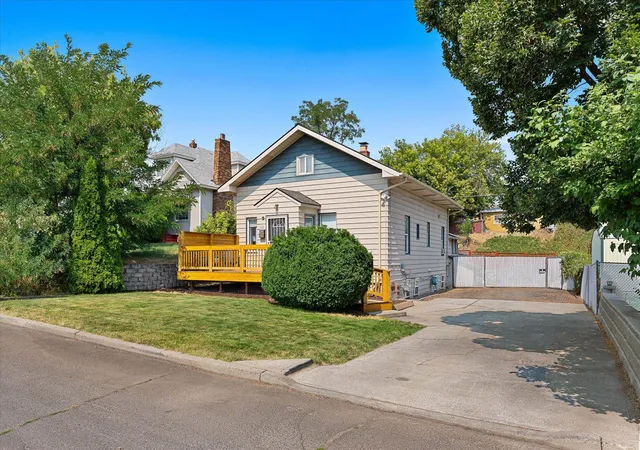 2nd image of 110 W Gray Ct, Spokane, WA 99205 | MLS# 202622963