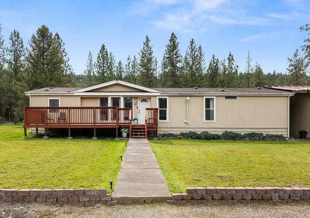Photo 3 of Manufactured home for sale at 27711 W Long Lake Rd, Ford, WA 99013 | MLS# 202622964 | Listing updated on 2026-10-06