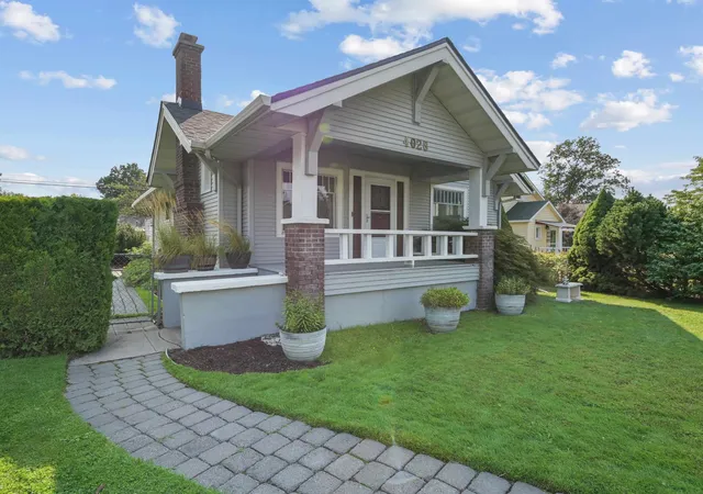 Photo 3 of Sale Pending at 4028 N Lincoln St, Spokane, WA 99205 | MLS# 202622971 | Listing updated on 2026-09-01
