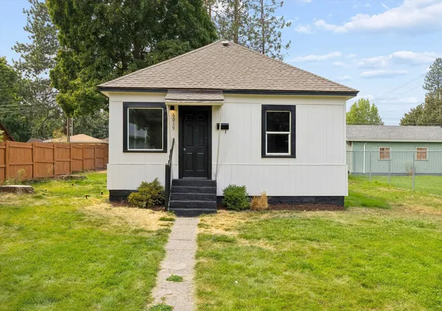 1st image of 6019 N Stevens St, Spokane, WA 99205 | MLS# 202622976
