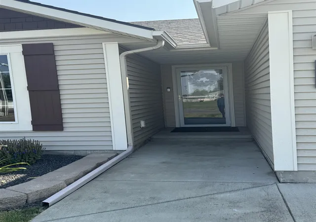 Photo 3 of Single family home for sale at 722 N Mamer Ln, Spokane Valley, WA 99216 | MLS# 202622981 | Listing updated on 2026-10-07