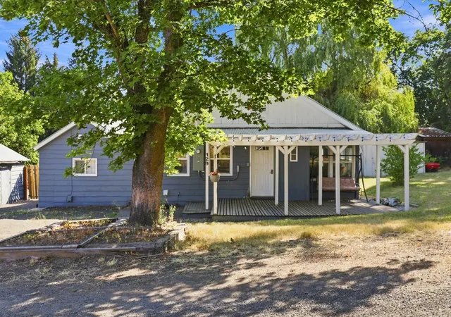 1st image of 129 S Pine St, Rockford, WA 99030 | MLS# 202622984