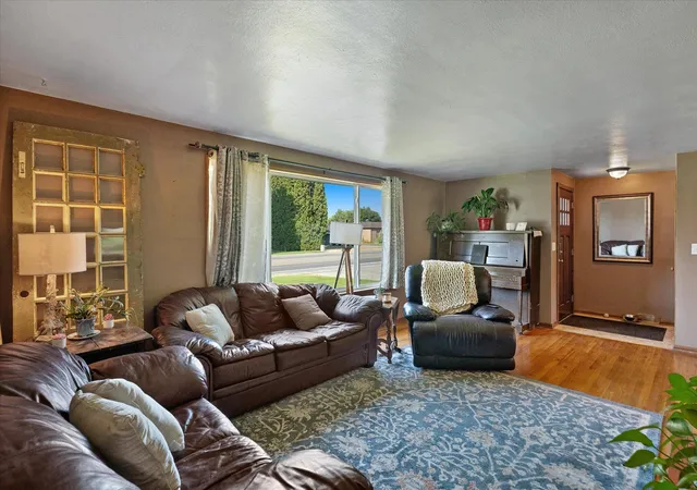 3rd image of 14724 E Broadway Ave, Spokane Valley, WA 99216 | MLS# 202622995