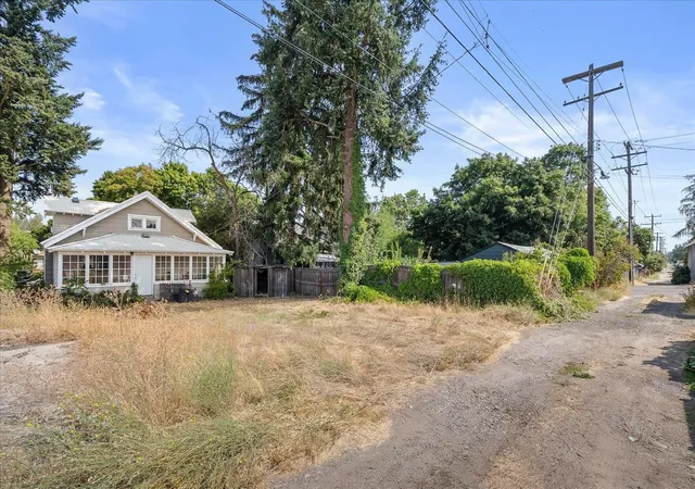 34th image of 1807 W Chelan Ave, Spokane, WA 99205 | MLS# 202623011