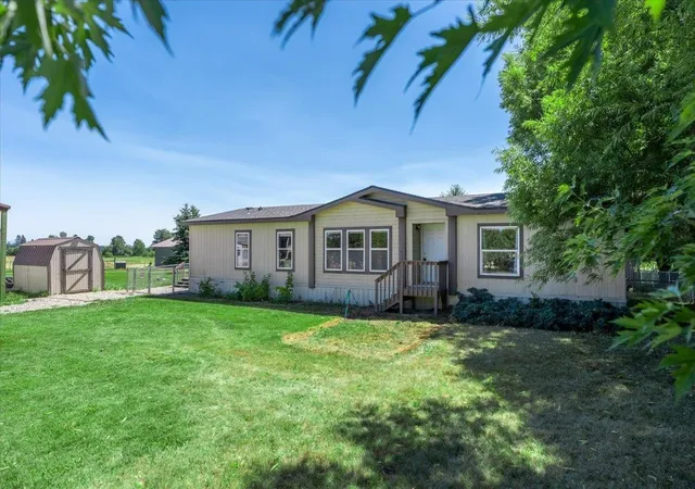 3rd image of 4489 Swenson Rd, Clayton, WA 99110 | MLS# 202623018