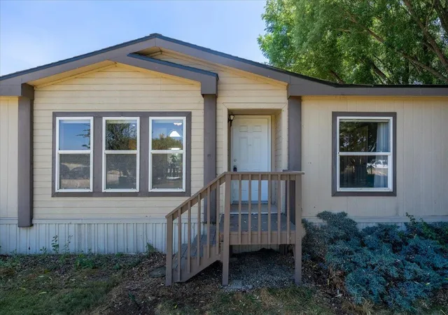 4th image of 4489 Swenson Rd, Clayton, WA 99110 | MLS# 202623018