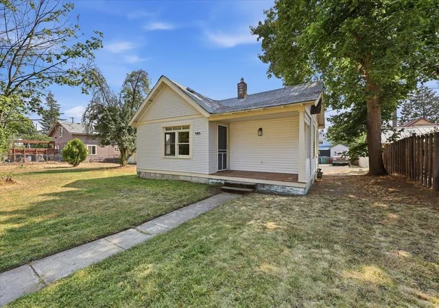Photo 3 of Single family home for sale at 1133 W Gordon Ave, Spokane, WA 99205 | MLS# 202623019 | Listing updated on 2026-09-05