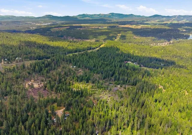 5th image of 8300 E Lodge Pole Ln, Chattaroy, WA 99003 | MLS# 202623022