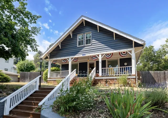 1st image of 1008 S Lake St, Colfax, WA 99111 | MLS# 202623067
