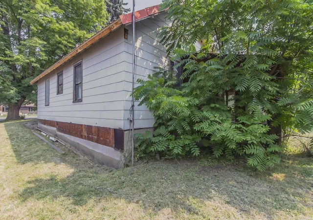 Photo 3 of Single family home for sale at 558 E 1st Ave, Colville, WA 99114 | MLS# 202623083 | Listing updated on 2026-08-31