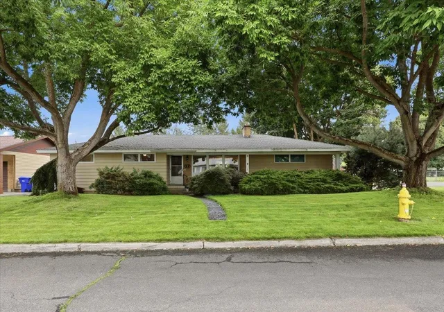 Photo 1 of Single family home for sale at 521 S Union Rd, Spokane, WA 99206 | MLS# 202623111 | Listing updated on 2026-09-01