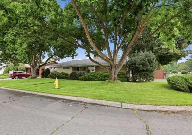 Photo 2 of Single family home for sale at 521 S Union Rd, Spokane, WA 99206 | MLS# 202623111 | Listing updated on 2026-09-01