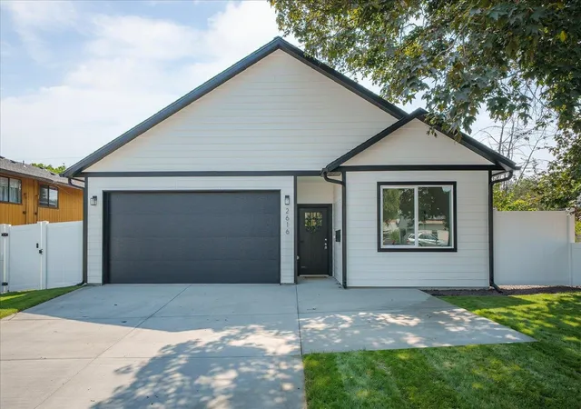 Photo 2 of Single family home for sale at 2616 E Wellesley Ave, Spokane, WA 99217 | MLS# 202623128 | Listing updated on 2026-10-08