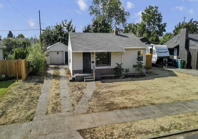 2nd image of 5003 W Hoffman Pl, Spokane, WA 99205 | MLS# 202623143
