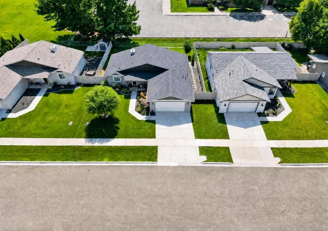 Photo 3 of Single family home for sale at 14004 E Sanson Ave, Spokane Valley, WA 99216 | MLS# 202623147 | Listing updated on 2026-09-02