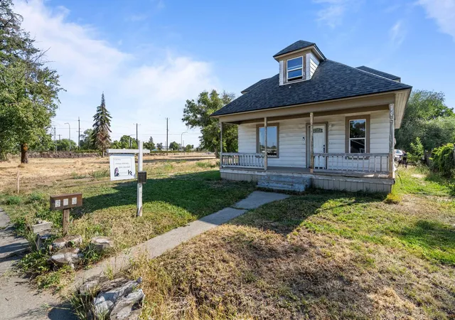 32nd image of 323 S Fiske St, Spokane, WA 99202 | MLS# 202623149