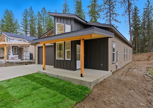 3rd image of 3723 E Nyberg Ln, Mead, WA 99021 | MLS# 202623154