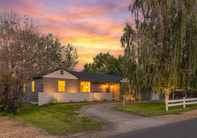 2nd image of 9817 N Colfax Rd, Spokane, WA 99218 | MLS# 202623158