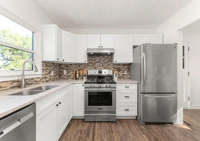 5th image of 9817 N Colfax Rd, Spokane, WA 99218 | MLS# 202623158