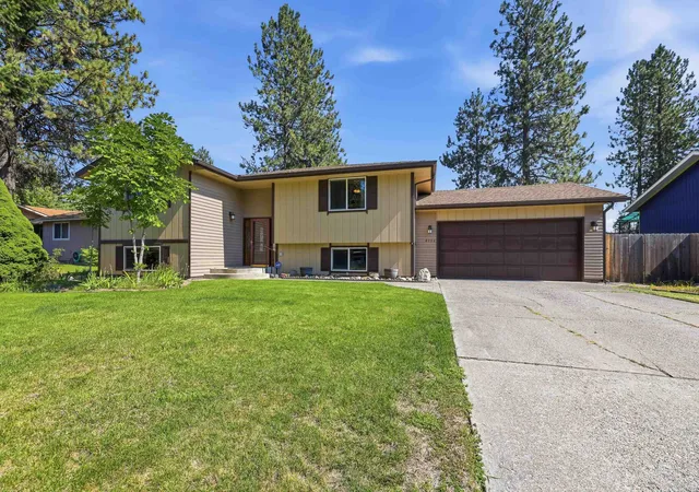 Photo 2 of Single family home for sale at 8306 N Standard St, Spokane, WA 99208 | MLS# 202623161 | Listing updated on 2026-10-06