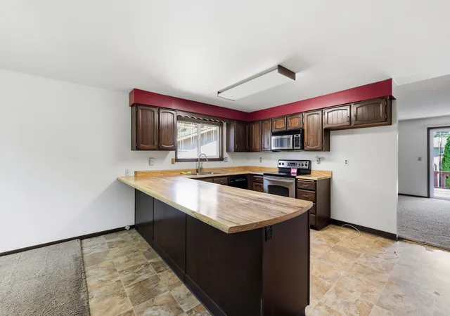 Photo 4 of Single family home for sale at 8306 N Standard St, Spokane, WA 99208 | MLS# 202623161 | Listing updated on 2026-10-06