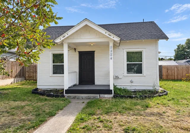 Photo 1 of Single family home for sale at 1324 E Broad Ave, Spokane Valley, WA 99207 | MLS# 202623169 | Listing updated on 2026-10-20