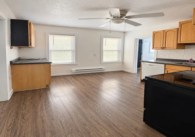 Photo 3 of Single family home for sale at 1324 E Broad Ave, Spokane Valley, WA 99207 | MLS# 202623169 | Listing updated on 2026-10-20