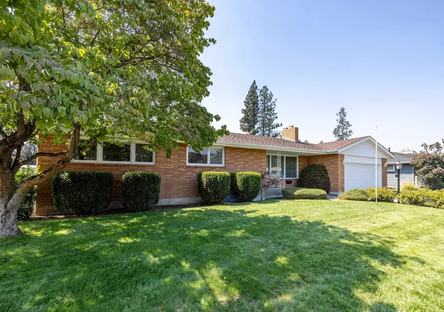 Photo 2 of Single family home for sale at 7225 N Valerie St, Spokane, WA 99208 | MLS# 202623174 | Listing updated on 2026-09-25