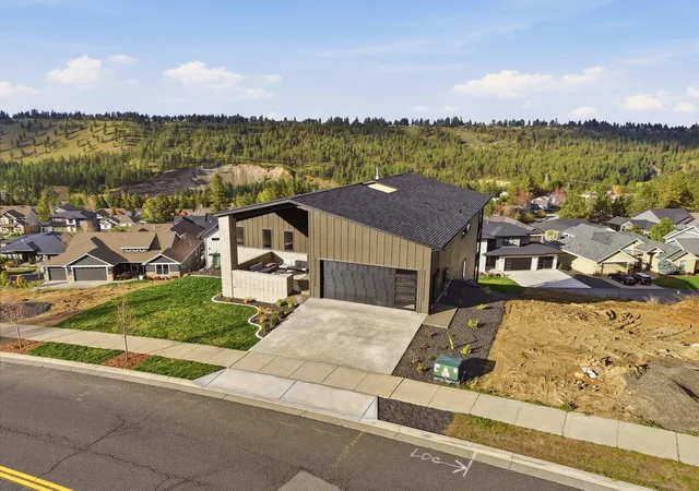 Photo 2 of Single family home for sale at 5227 S Lincoln Wy, Spokane, WA 99224 | MLS# 202623238 | Listing updated on 2026-09-03