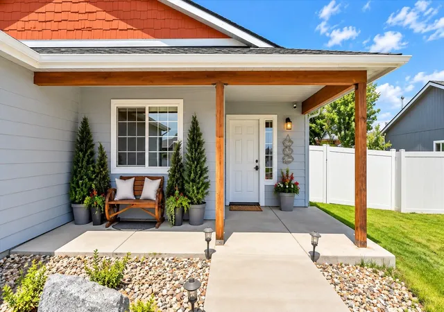 Photo 2 of Single family home for sale at 1609 E Marilyn Cir, Deer Park, WA 99006 | MLS# 202623239 | Listing updated on 2026-10-09