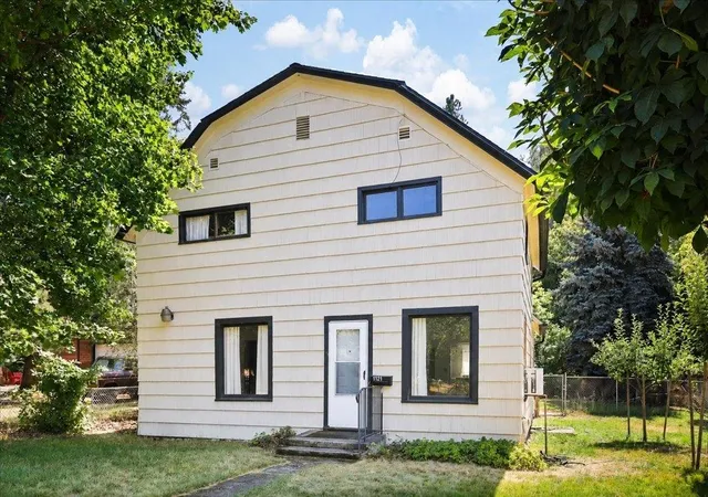 Photo 2 of Single family home for sale at 1721 W Main Ave, Spokane, WA 99201 | MLS# 202623242 | Listing updated on 2026-09-03